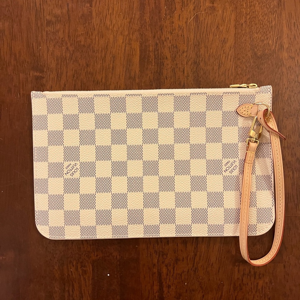 Louis Vuitton Neverfull Mm wristlet pouch